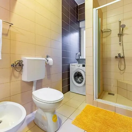 Seaside Family Friendly House With A Swimming Pool - 20109 Holiday home Ugljan