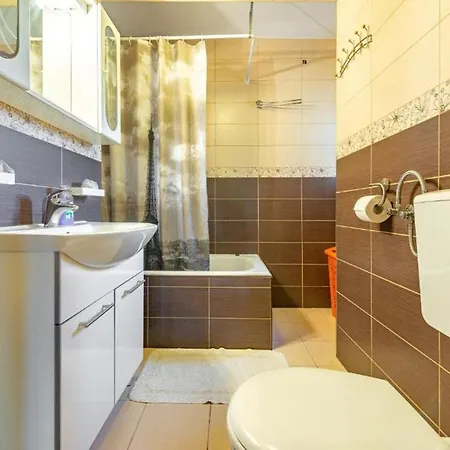 Seaside Family Friendly House With A Swimming Pool - 20109 Holiday home Ugljan