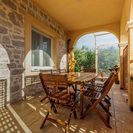 Seaside Family Friendly House With A Swimming Pool - 20109 Casa vacanze *